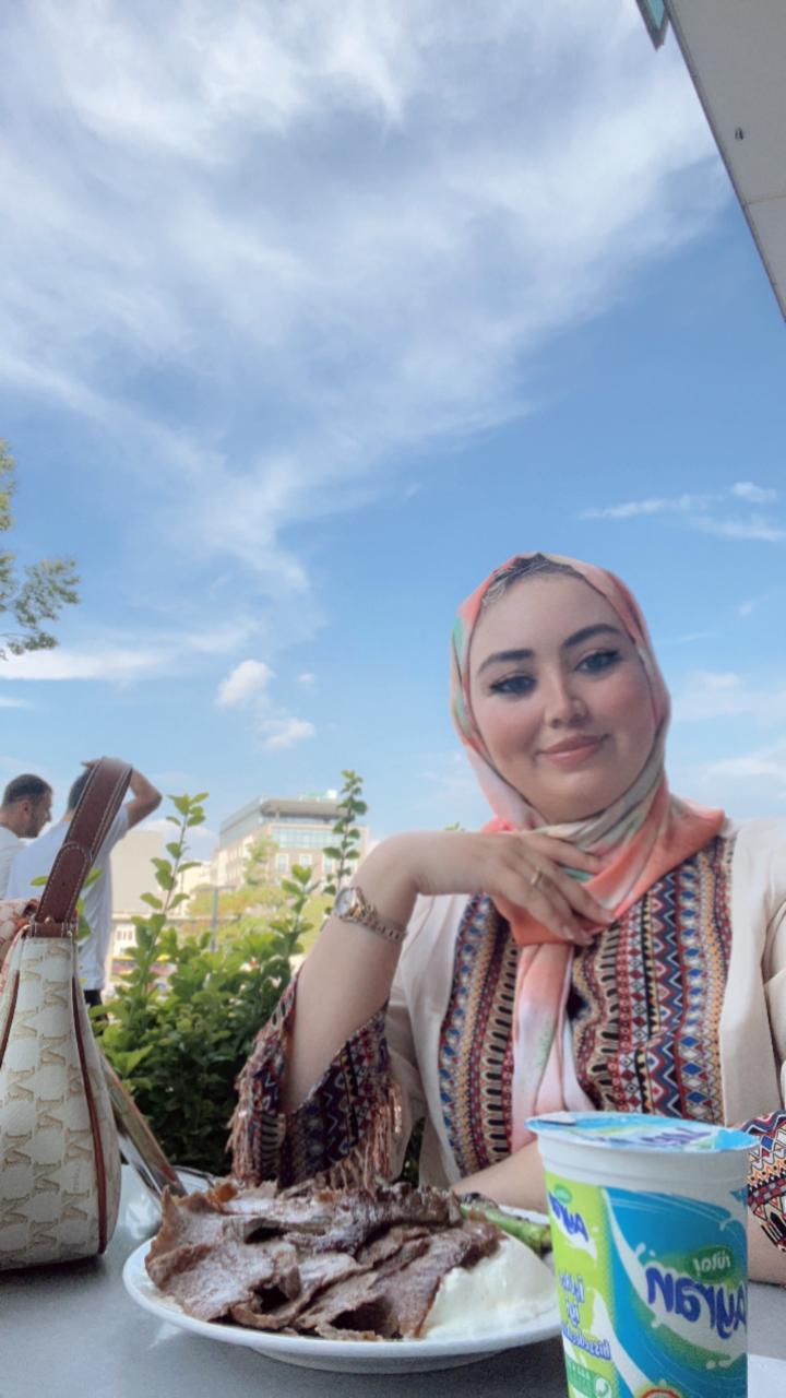 Hasnae Hasnae_3XPDQ