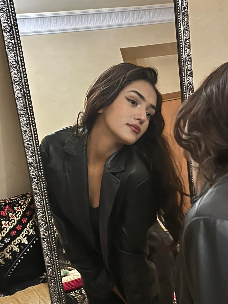 �����